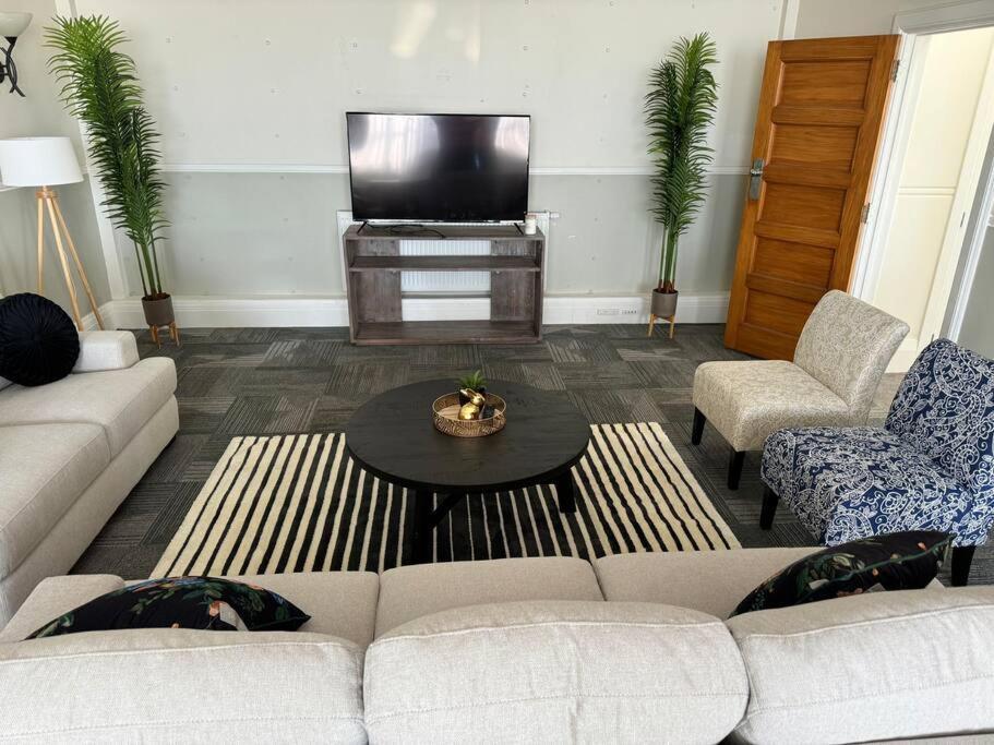 4 Large Bedroom Apartment In The City Hastings Eksteriør billede