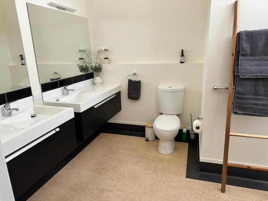 4 Large Bedroom Apartment In The City Hastings Eksteriør billede